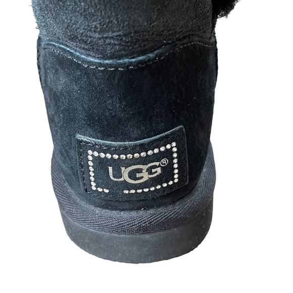 Ugg Black Ankle Boots Mini Bailey Button Bling with Fur Lining Size: 6 - Picture 7 of 11